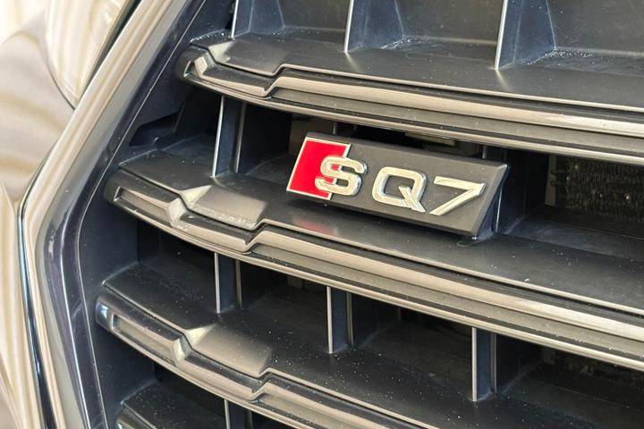 Sort Audi SQ7 fra 2018