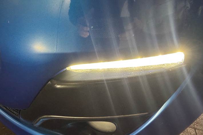 Blå Peugeot 107 fra 2013