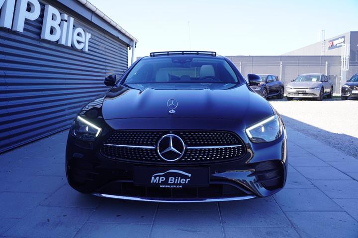 Sort Mercedes E220 d fra 2022