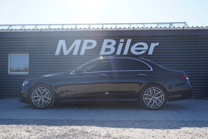Sort Mercedes E220 d fra 2022