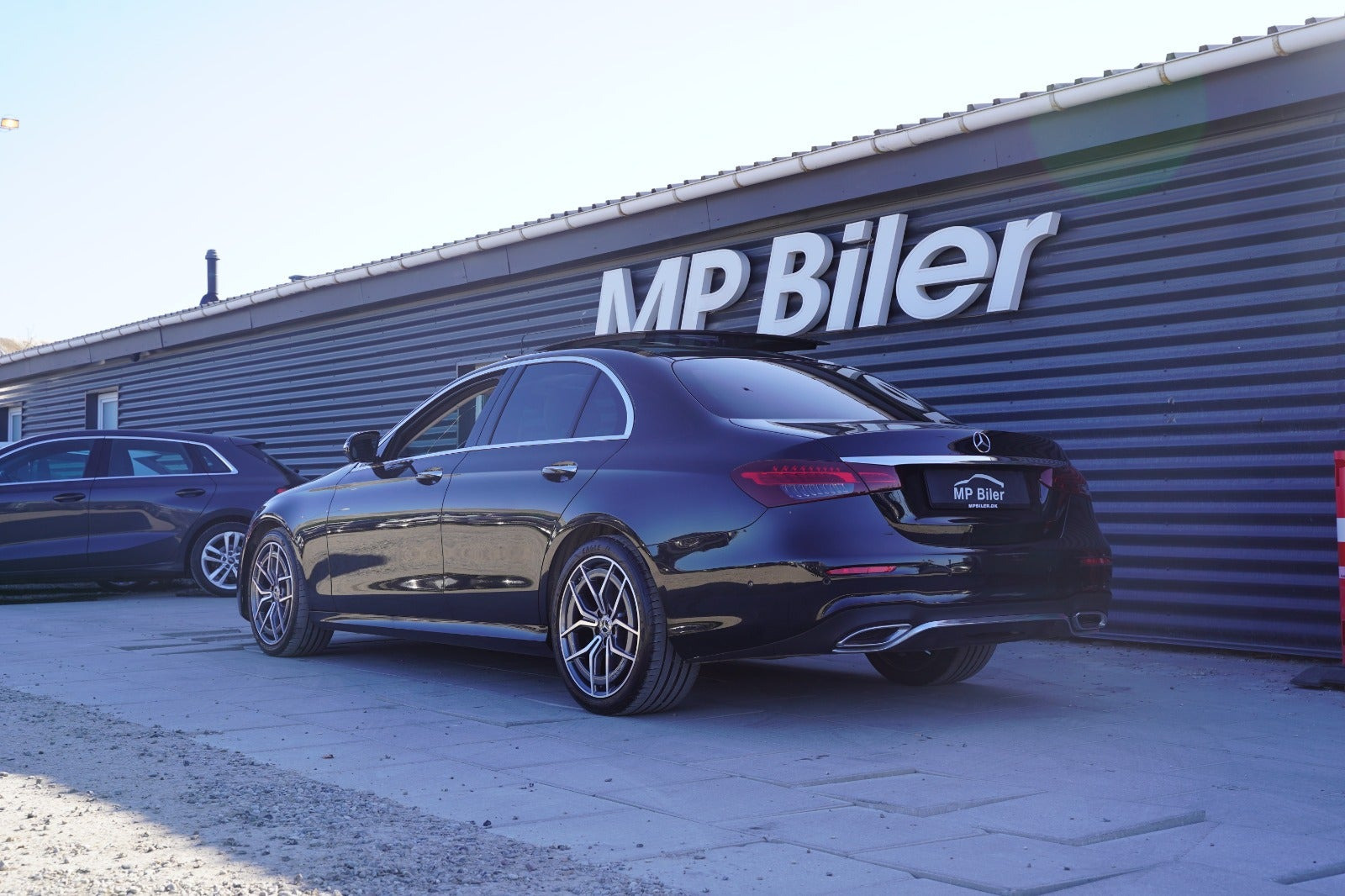 Sort Mercedes E220 d fra 2022