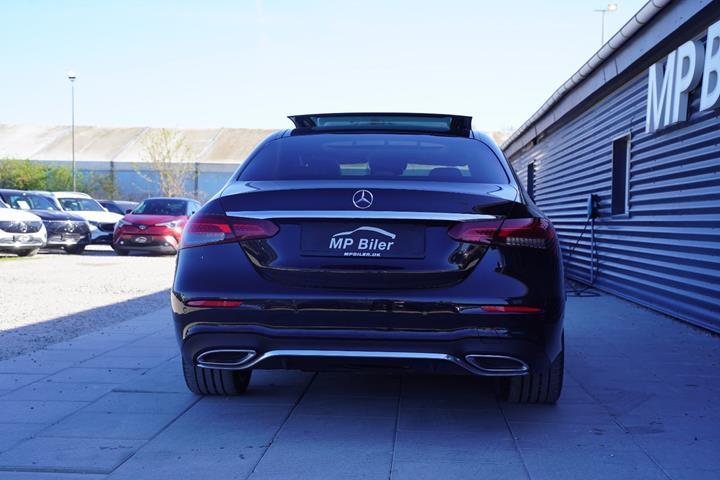 Sort Mercedes E220 d fra 2022