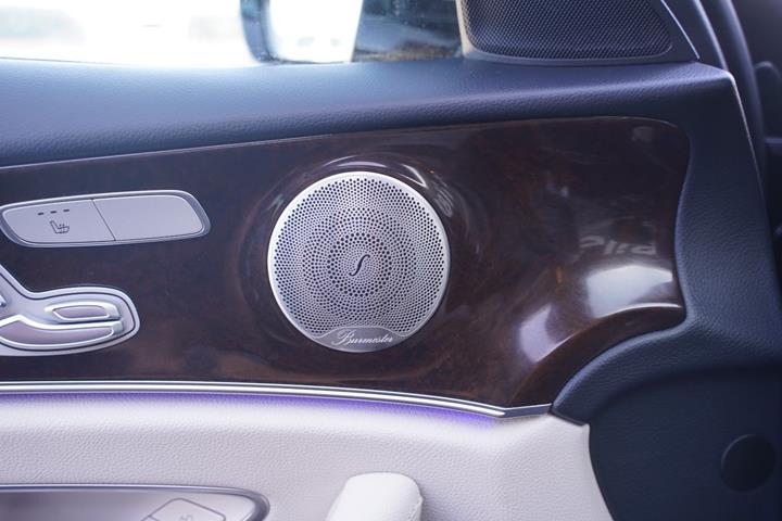 Sort Mercedes E220 d fra 2022