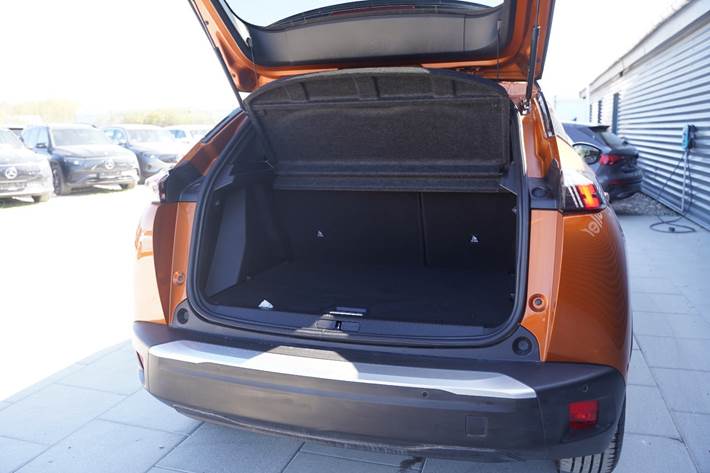 Orange Peugeot e-2008 fra 2022