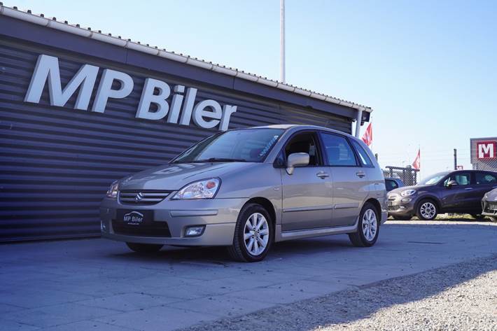 Beige Suzuki Liana fra 2007