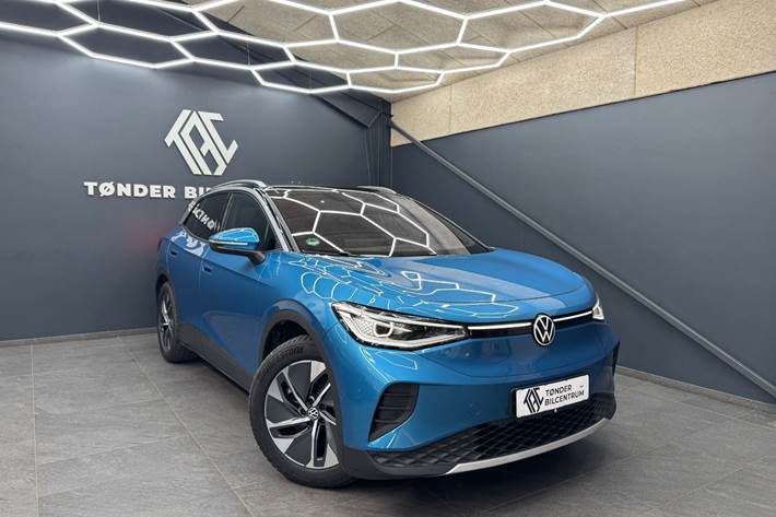 Blå VW ID.4 fra 2025 set udefra
