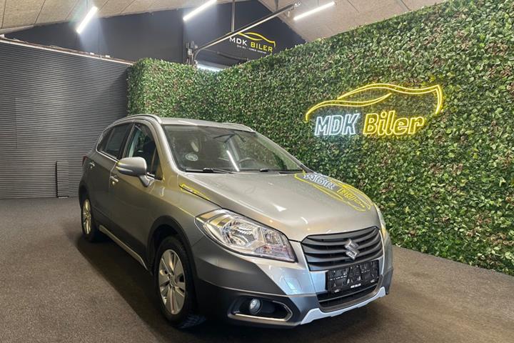 undefined Suzuki S-Cross fra 2013 set udefra