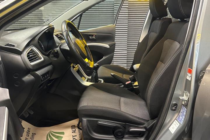 undefined Suzuki S-Cross fra 2013