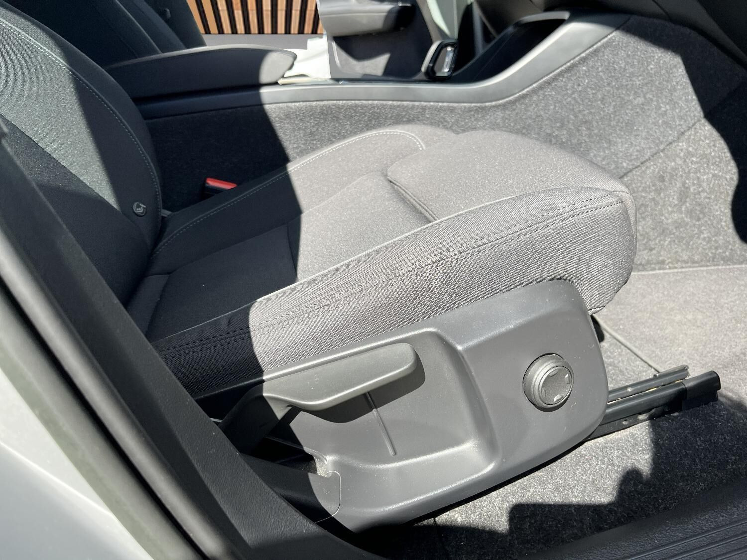 Sølv Volvo XC40 fra 2023