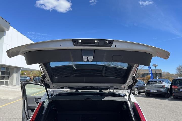 Sølv Volvo XC40 fra 2023