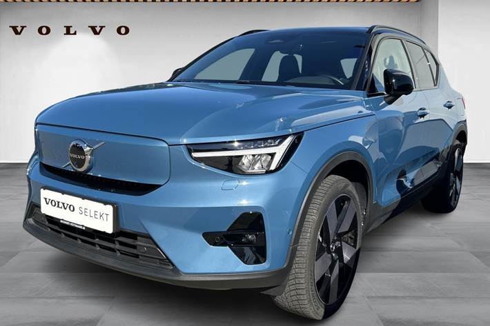 Blå Volvo XC40 fra 2022