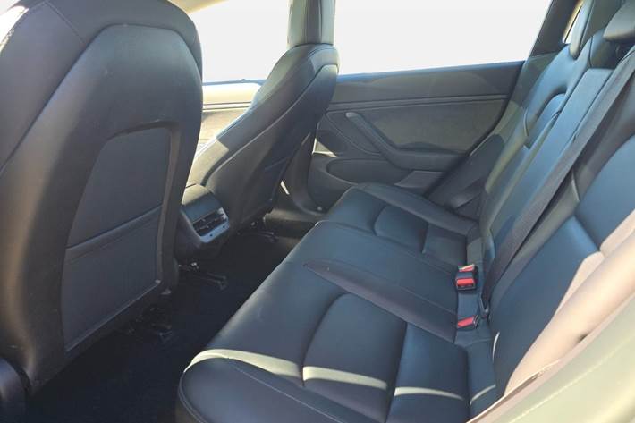 Sort Tesla Model 3 fra 2019
