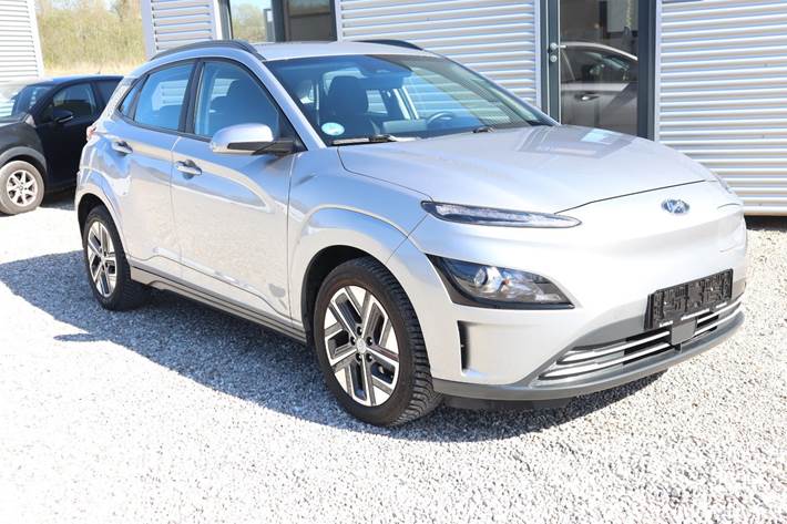 Sølv Hyundai Kona fra 2023