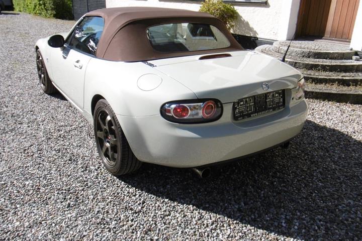Beige Mazda MX-5 fra 2006