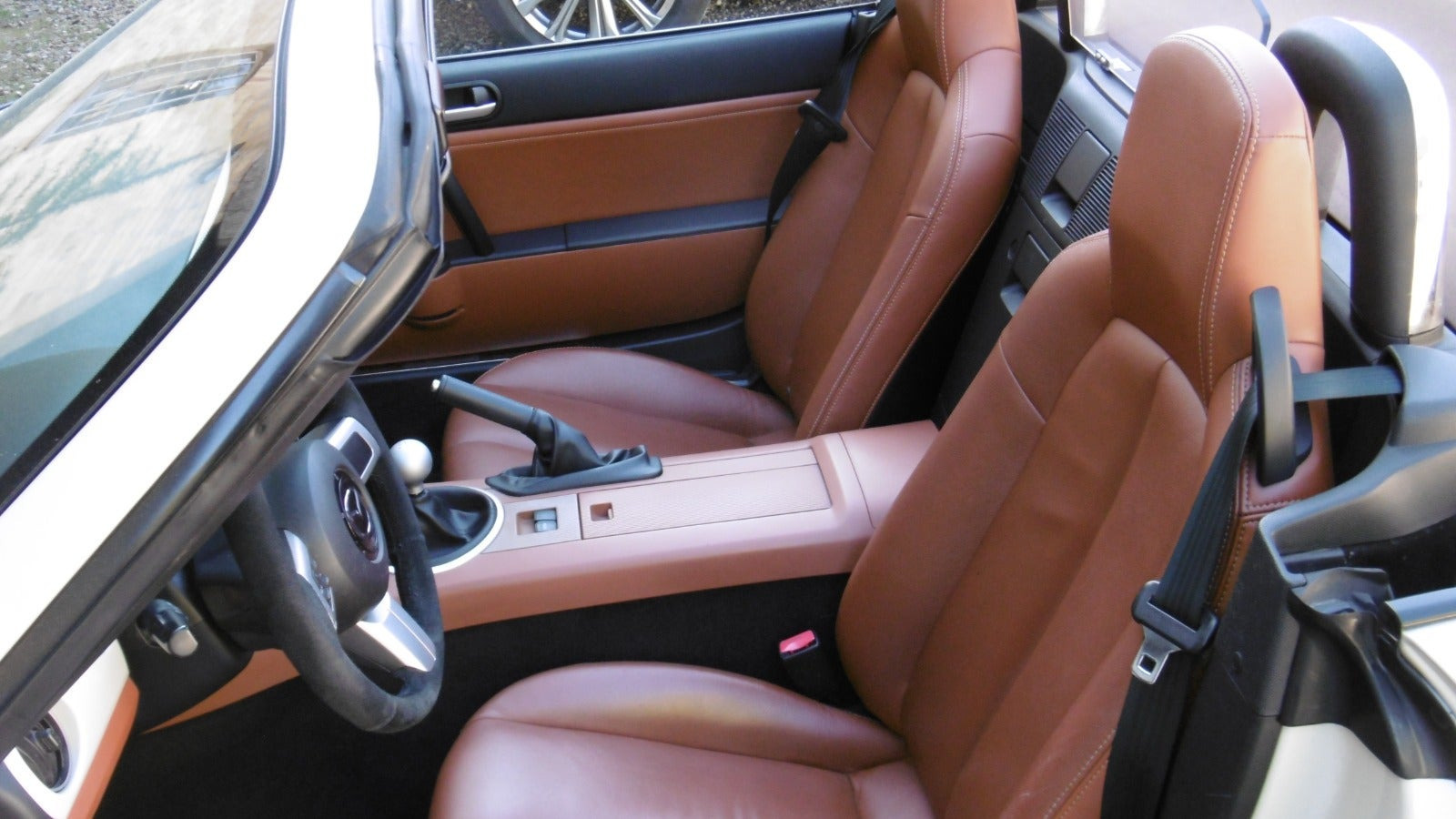 Beige Mazda MX-5 fra 2006
