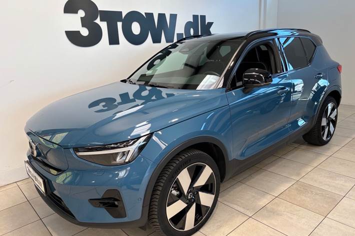Blå Volvo XC40 fra 2023