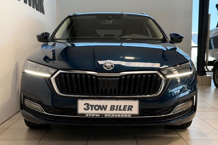 Blå Skoda Octavia fra 2021