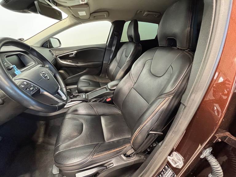 Volvo V40 CC 1,5 T3 152 Momentum aut.