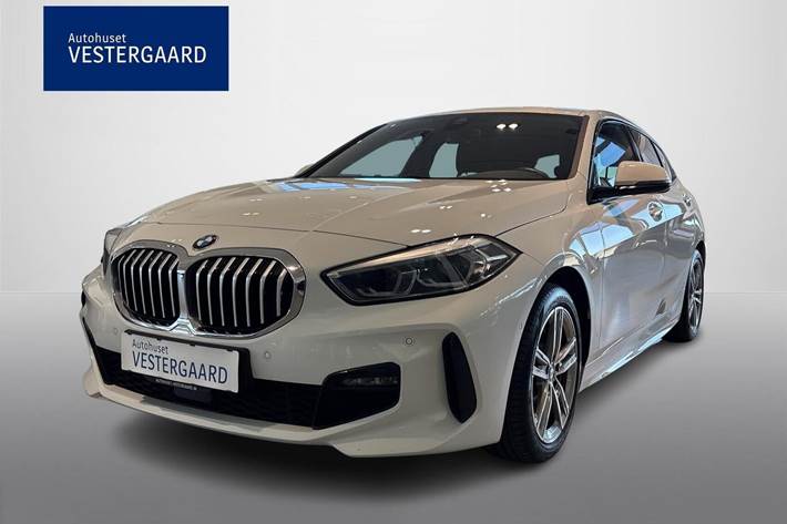 Hvid BMW 118i fra 2022