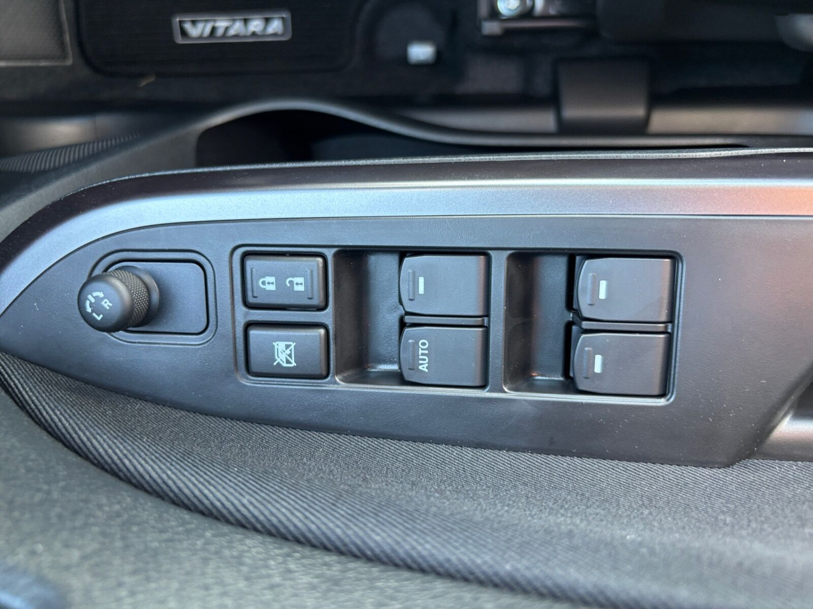 Blå Suzuki Vitara fra 2025