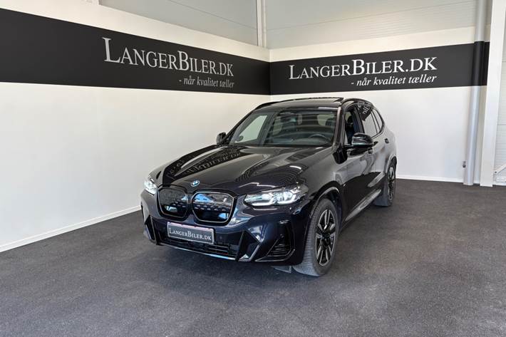 Blå BMW iX3 fra 2023