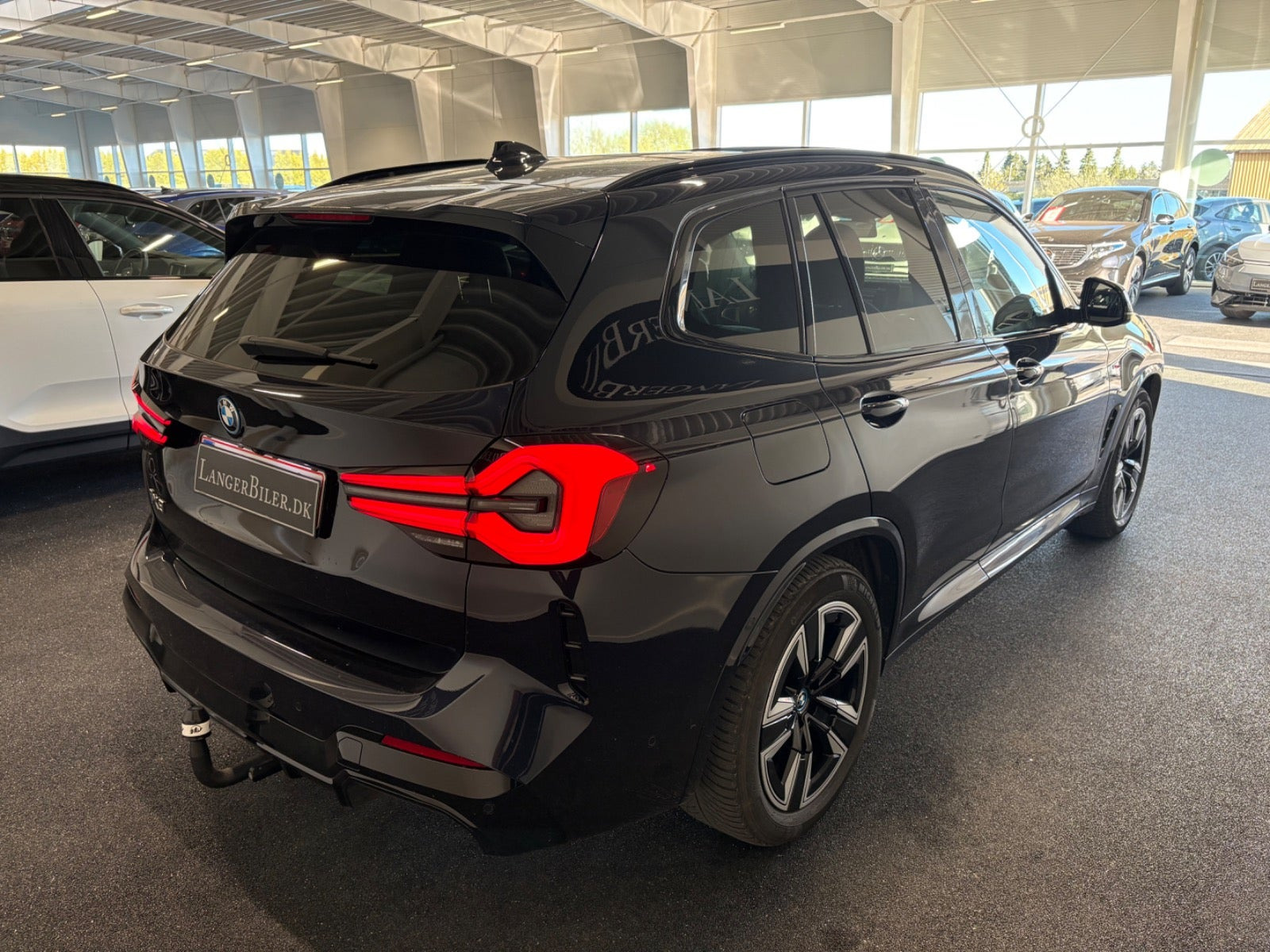 Blå BMW iX3 fra 2023