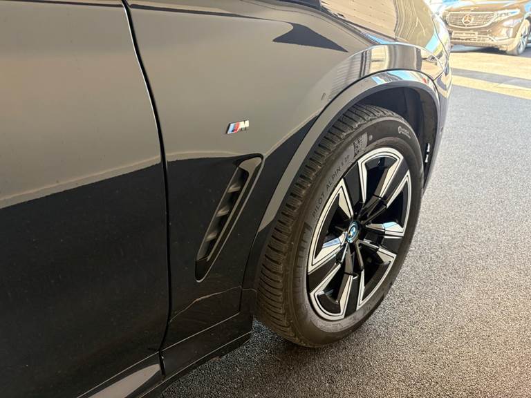 BMW iX3 Charged M-Sport