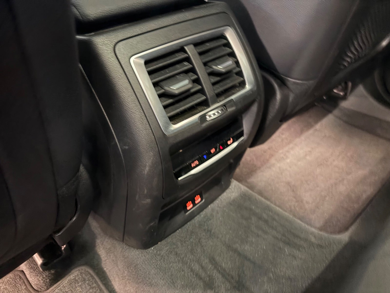 Blå BMW iX3 fra 2023