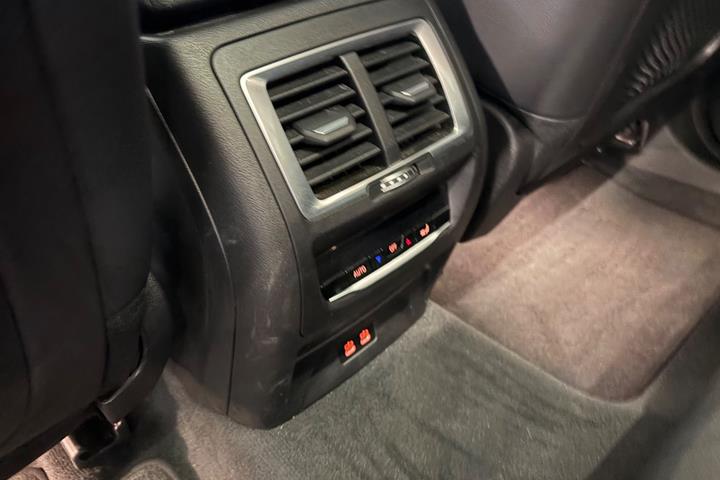 Blå BMW iX3 fra 2023