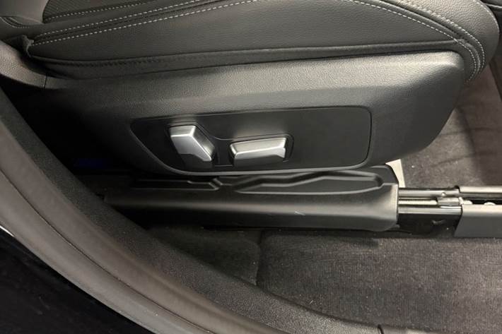 Blå BMW iX3 fra 2023