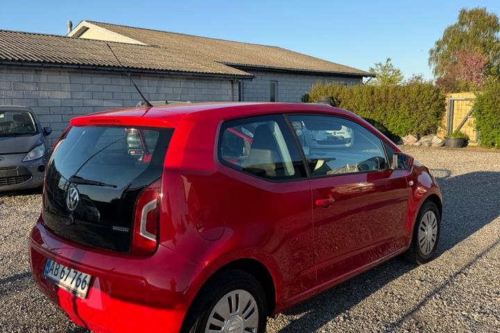 Rød VW UP! fra 2013