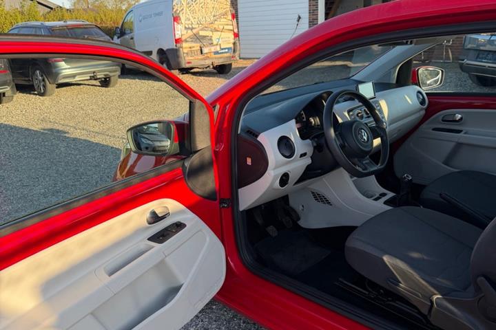 Rød VW UP! fra 2013