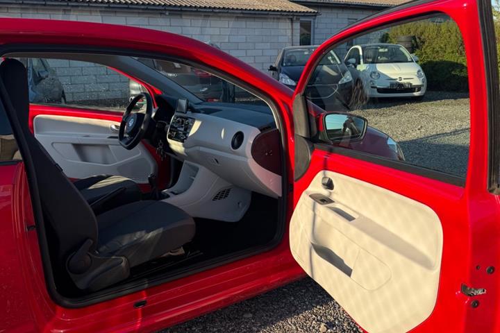 Rød VW UP! fra 2013