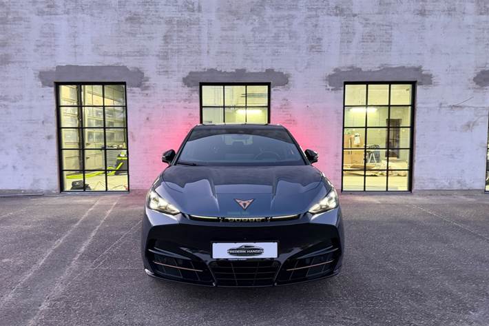 Blå Cupra Tavascan fra 2025