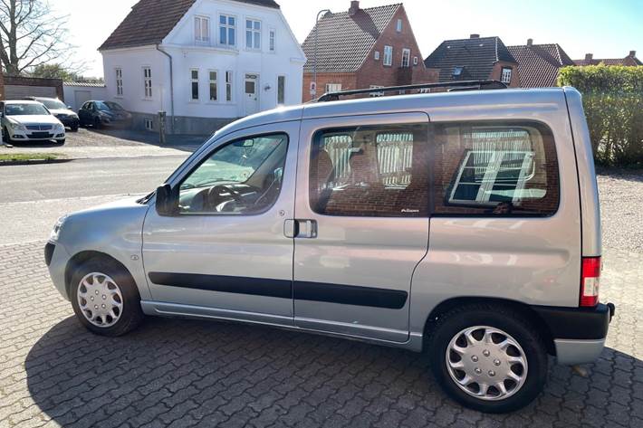 Gul Citroën Berlingo fra 2006