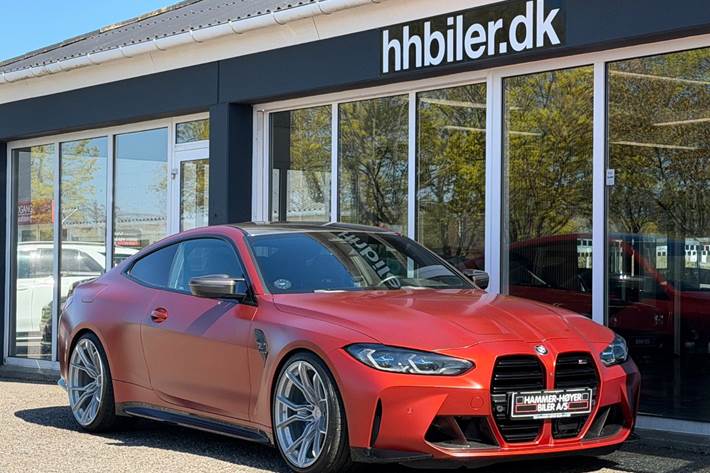 Orange BMW M4 fra 2021