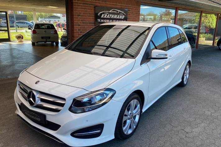 Hvid Mercedes B180 d fra 2018