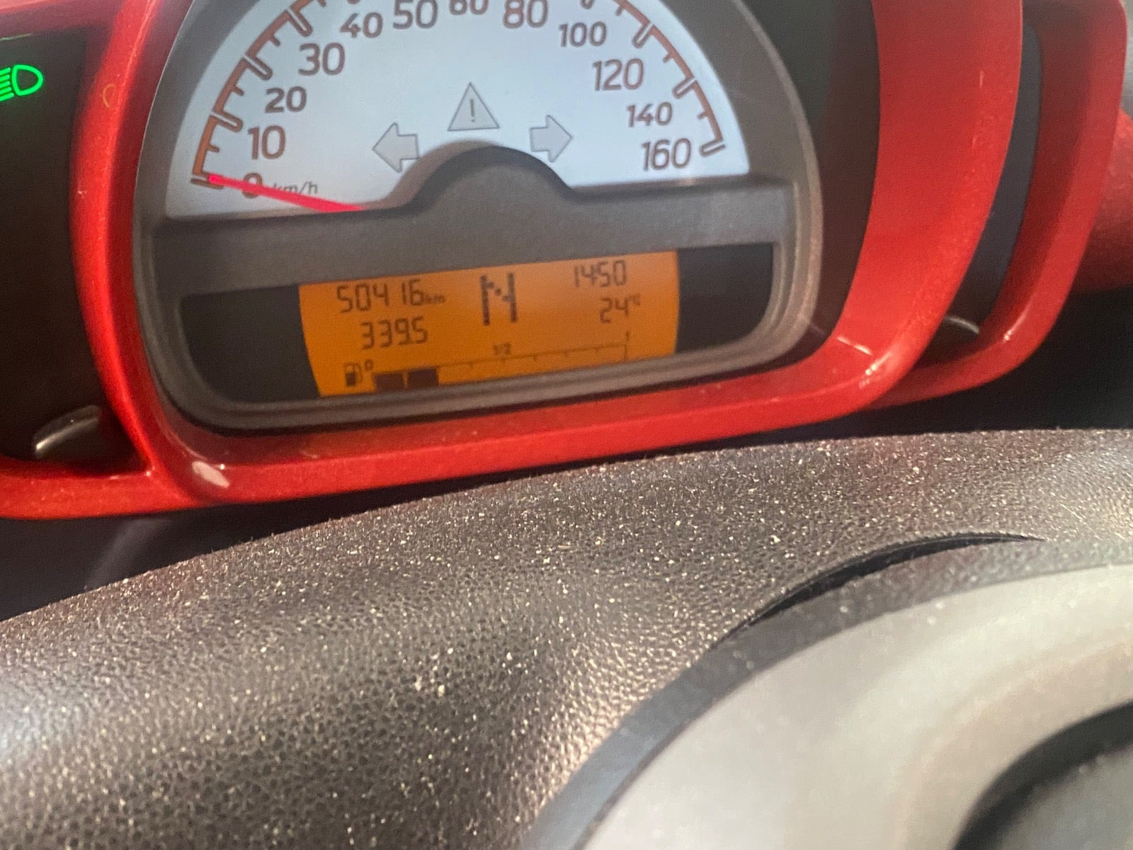 Rød Smart ForTwo Coupé fra 2009 set indefra