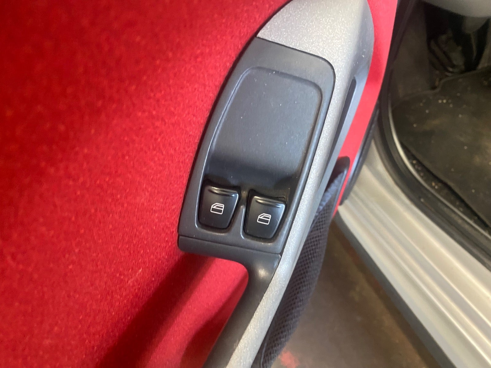 Rød Smart ForTwo Coupé fra 2009 set indefra