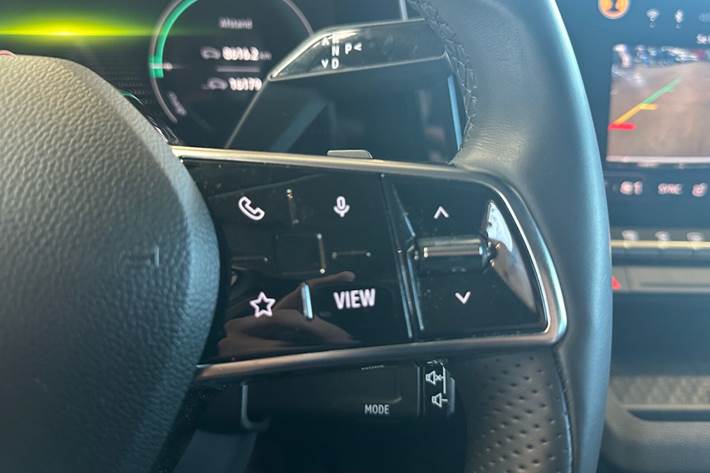 Hvid Renault Megane E-Tech fra 2023