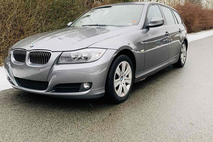 Sølv BMW 320d fra 2009