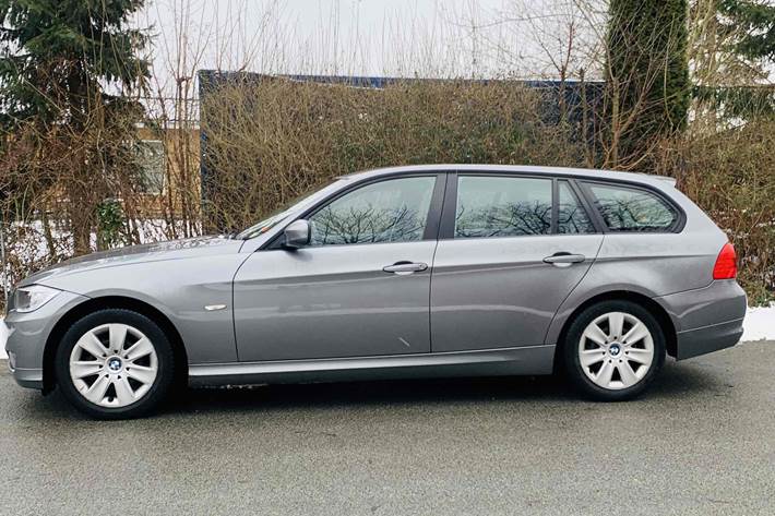 Sølv BMW 320d fra 2009