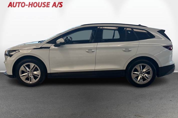 Hvid Skoda Enyaq fra 2023