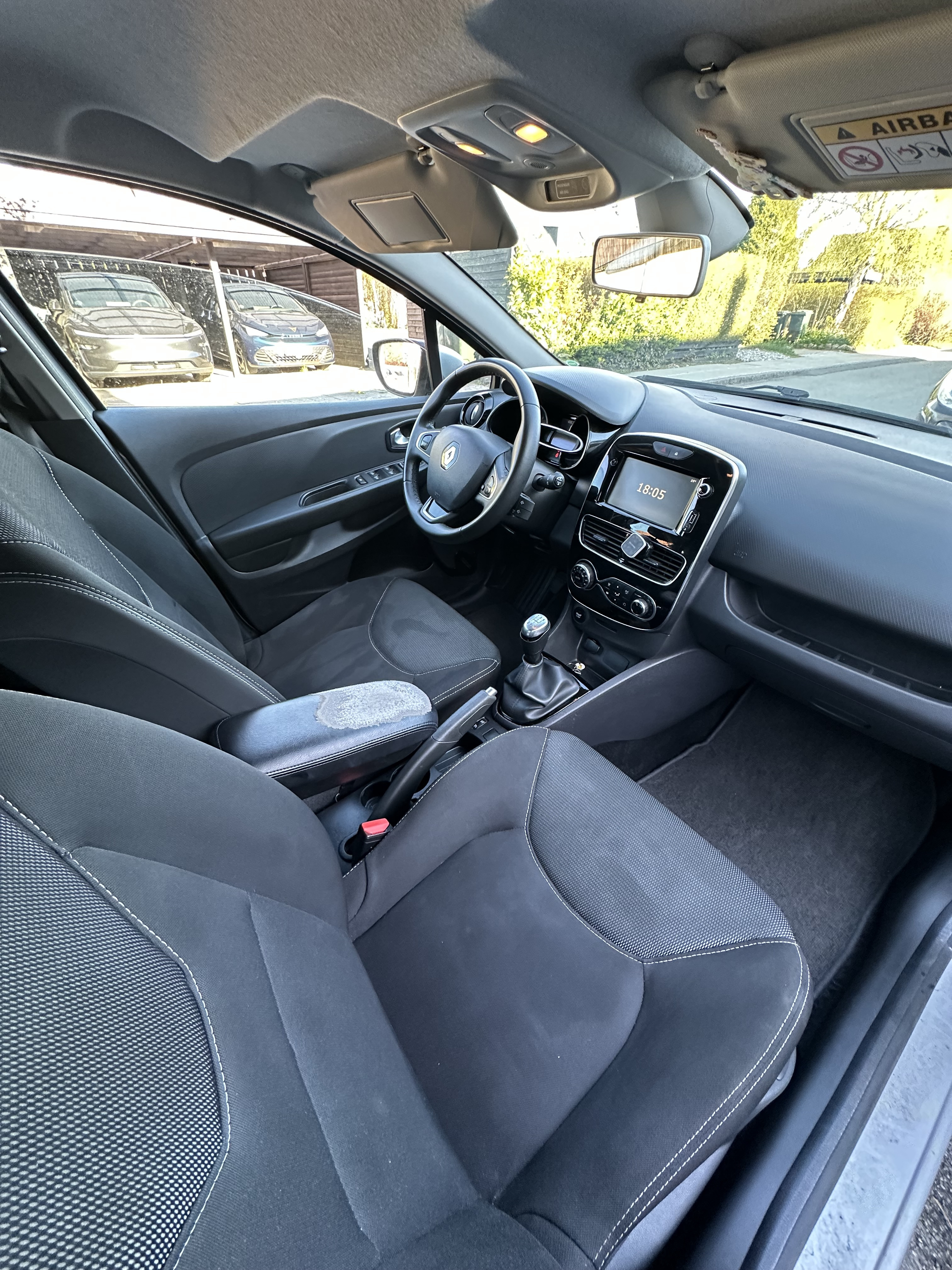 Grå Renault Ny Clio fra 2019