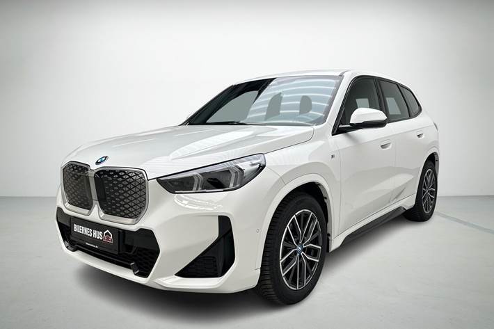 Hvid BMW iX1 fra 2024