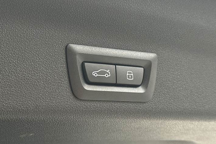 Hvid BMW iX1 fra 2024