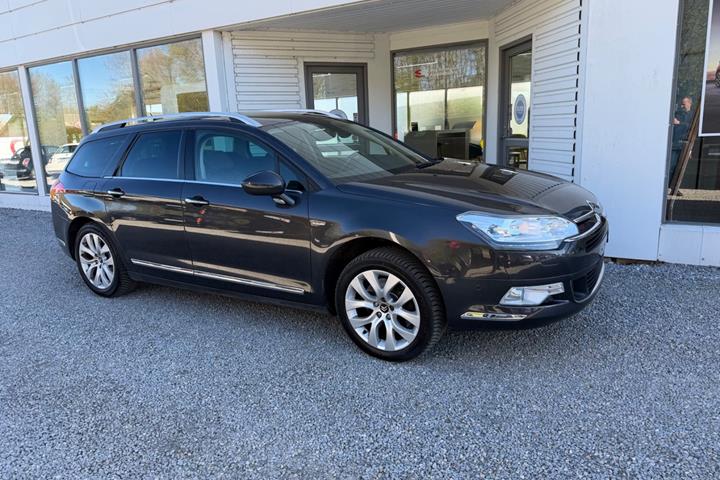 Grå Citroën C5 fra 2013 set udefra