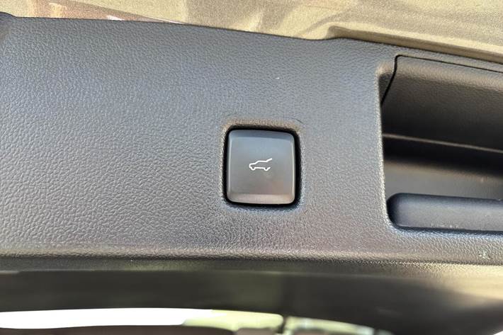 Grå Ford Kuga fra 2025