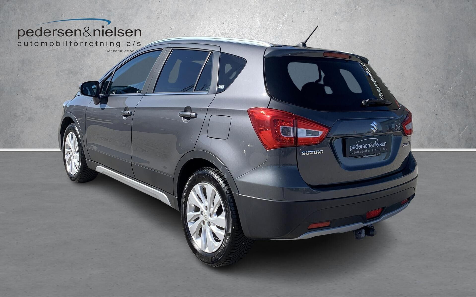 Grå Suzuki S-Cross fra 2019
