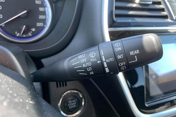Grå Suzuki S-Cross fra 2019